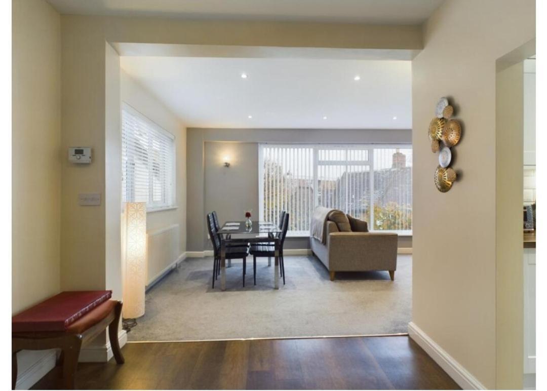 Tallets Apartment With Balcony & Parking Tewkesbury Dış mekan fotoğraf