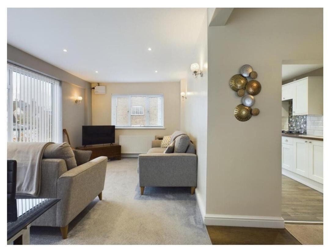 Tallets Apartment With Balcony & Parking Tewkesbury Dış mekan fotoğraf